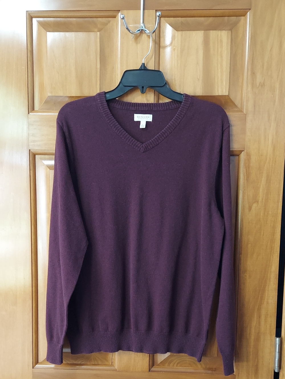 Sonoma Men's V-Neck Soft Sweater in Deep Burgundy, Size Large, Like New